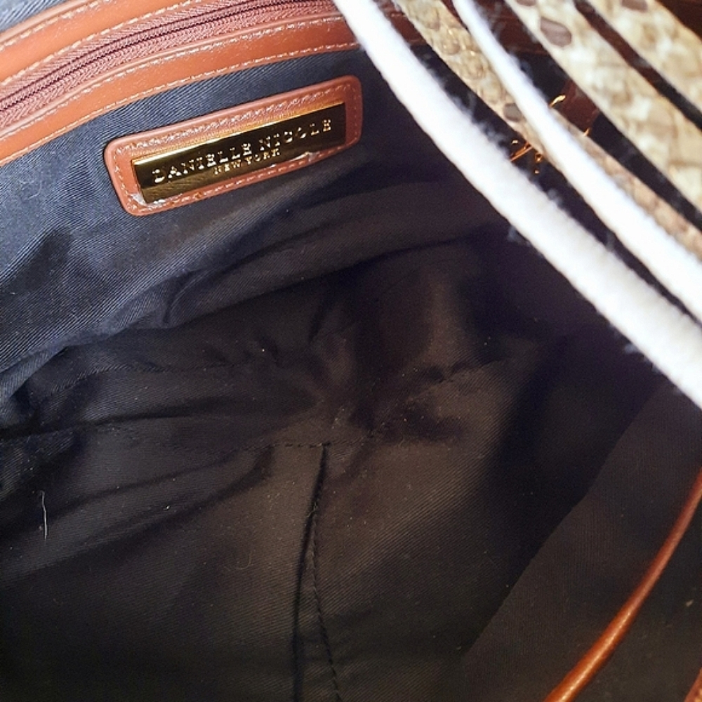 NWT DANIELLE NICOLE VINTAGE SHOULDER BAG - Picture 2 of 2